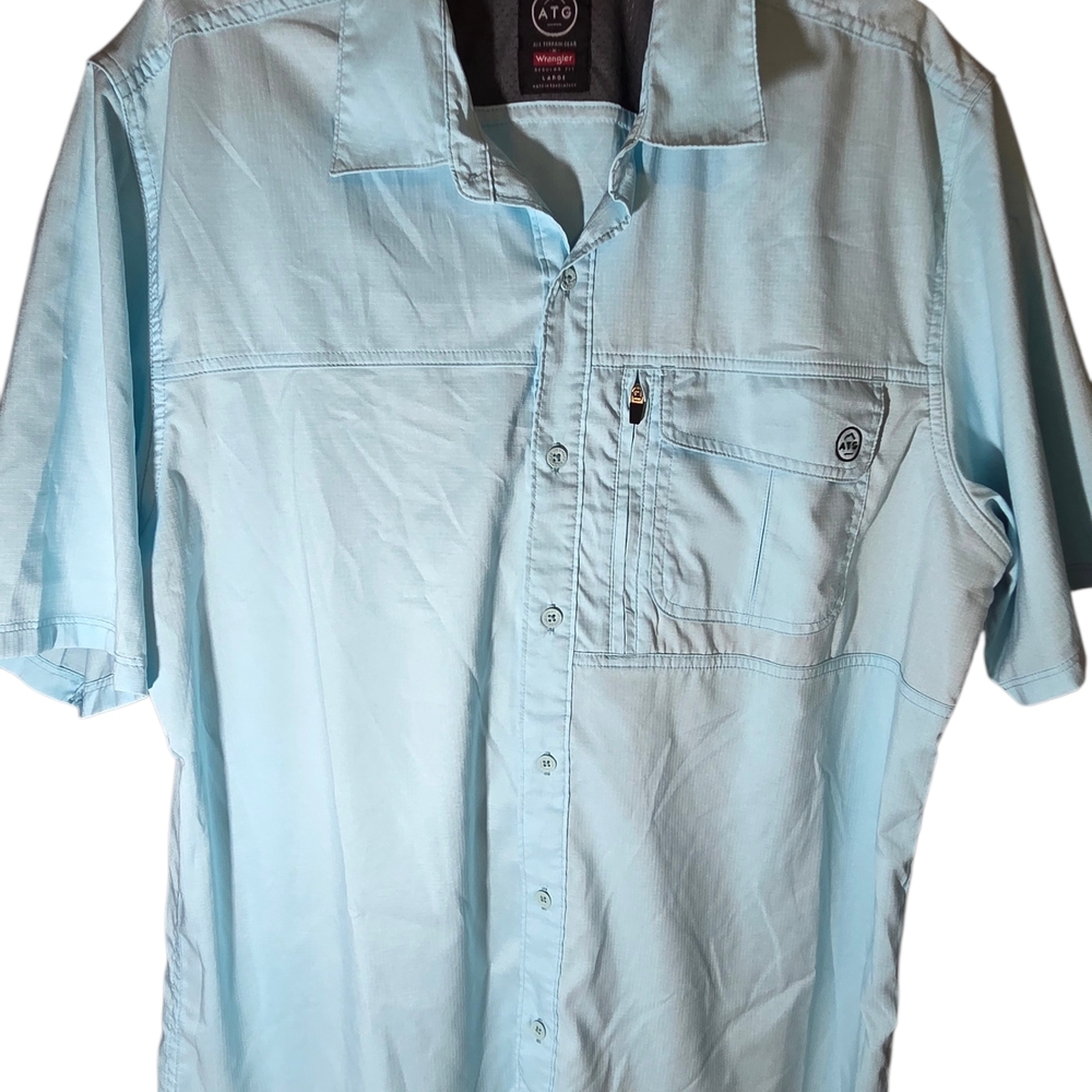 Wrangler Men's Light Blue All Terrain Gear Casual Button Down Shirt